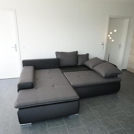 Clasgieri - 3-Zimmer-Ferienwohnung Fuer 4 - 6 Personen, 65M2 Falera Eksteriør billede