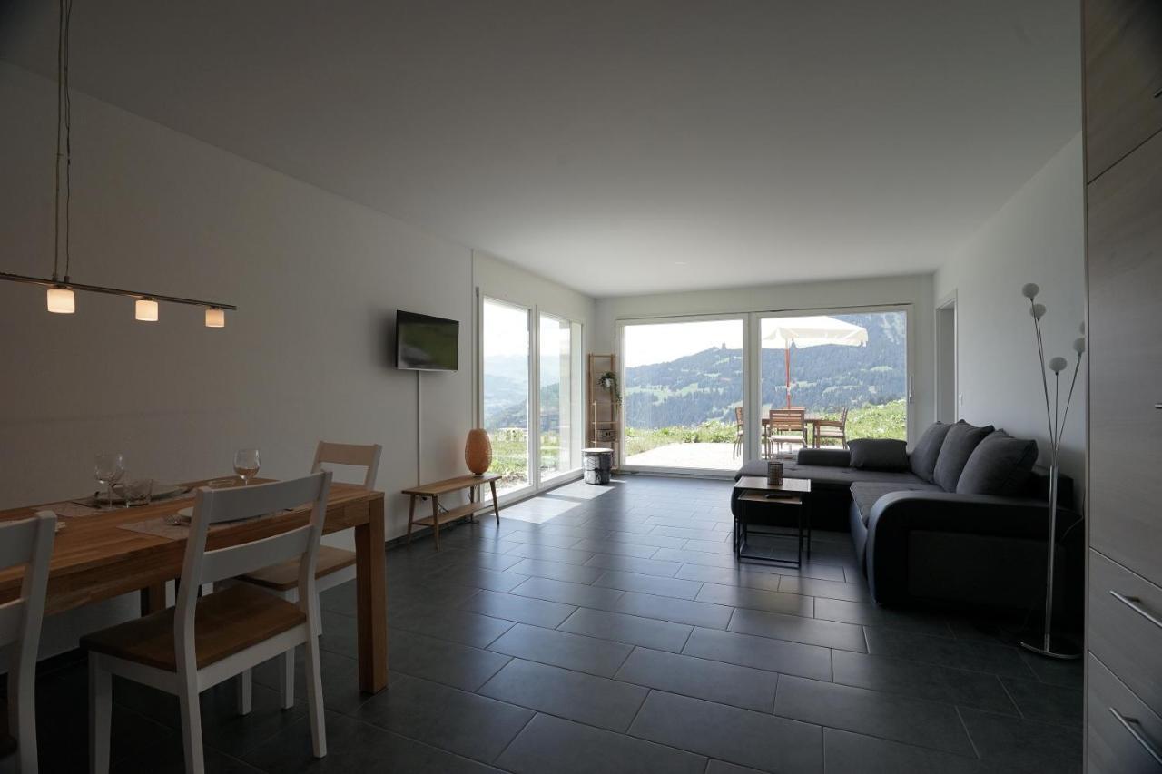 Clasgieri - 3-Zimmer-Ferienwohnung Fuer 4 - 6 Personen, 65M2 Falera Eksteriør billede