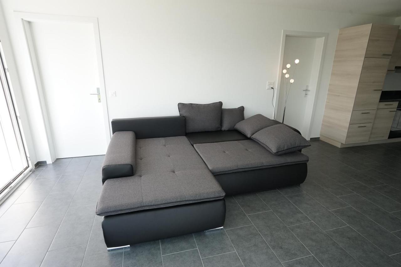Clasgieri - 3-Zimmer-Ferienwohnung Fuer 4 - 6 Personen, 65M2 Falera Eksteriør billede